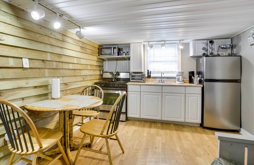 Golden Meadow Cabin | Golden Meadow Getaway: Patio, Grill, and Kayaks!