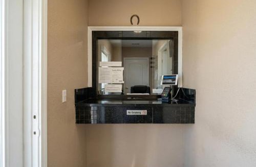 Riverside Terrace Hotel | Golden Motel Near Houston Medical Center