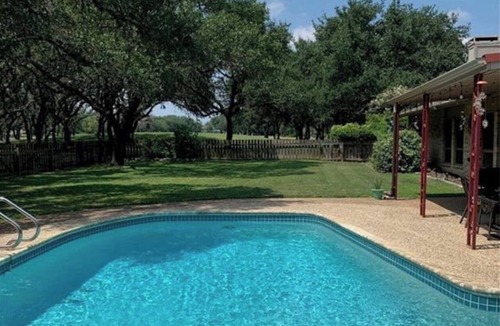 Lakeway House | Golf Course & Pool Stay In The Heart Of Lakeway