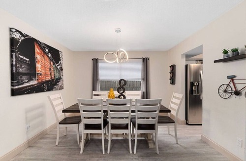 Milwood House | `Good Vibes Roll` Pet-friendly! Near Domain!