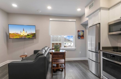 New Orleans Hotel | Gorgeous 2BR Suite in the Heart of New Orleans
