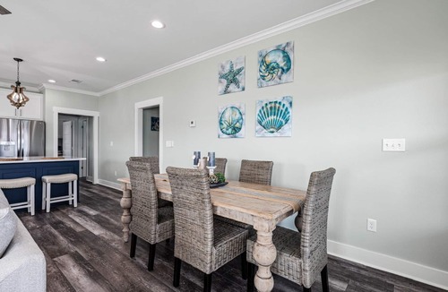 Crystal Beach House | Gorgeous 4 bedroom, outdoor bar w/TV, Gulf Views, minutes to the beach!