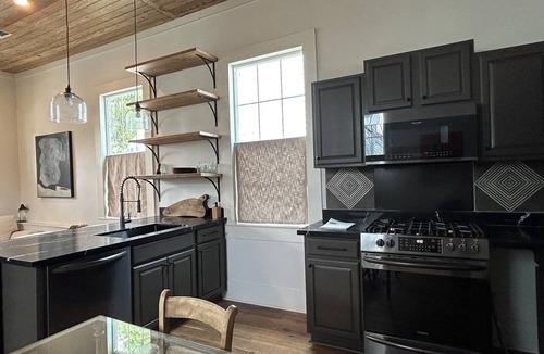 East Carrollton House | Gorgeous, Fully Renovated two level shotgun in the University Area