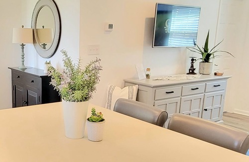 West Cave Estates House | Gorgeous Hill Country Cottage minutes from wineries and more!