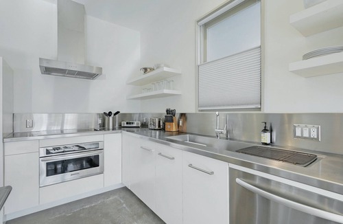 Clarksville House | Gorgeous Lower Unit Right in the Heart of Downtown Austin