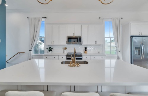 Faubourg Marigny House | Gorgeous Renovated 4BR Home in Marigny Triangle. Walk to FQ!