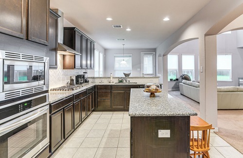 Iowa Colony House | Grand Family Home w/Patio & Fenced Yard in Arcola