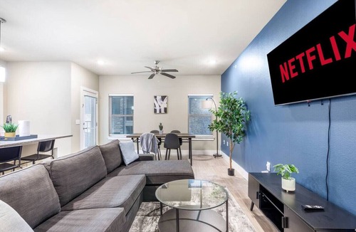 Grand Prairie Apartment | Grand Prairie 1BR | IKEA, Epic Waters, Bass Pro