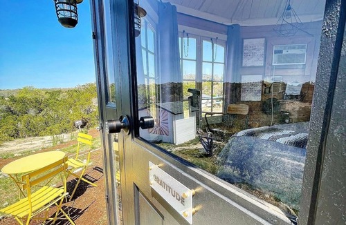 Dripping Springs Cabin | Gratitude Cabin @ 13 Acres-Yoga/Hike/Meditate