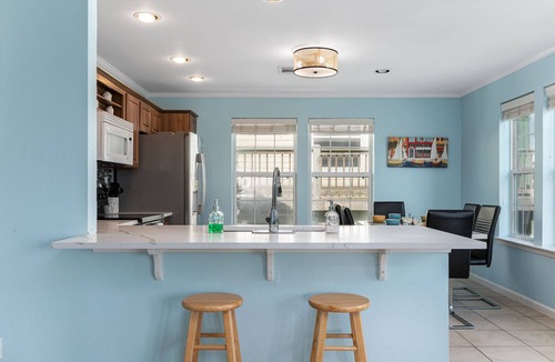 Port Bolivar Cottage | Great Back to School Dealsl! 4 minute walk to beach!
