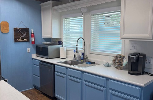 Spanish Grant House | Great beach house just steps from the beach!