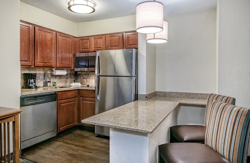 Round Rock Original Plat Condo | Great for Business Travelers! Air-Conditioned King Suite + FREE Buffet Breakfast