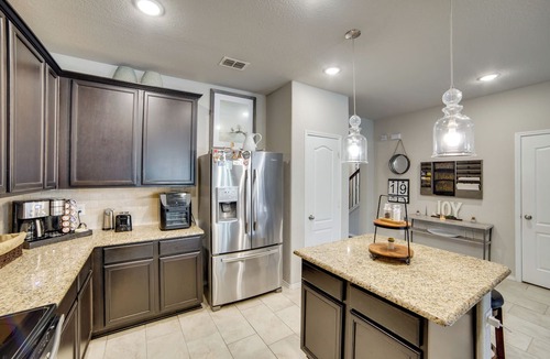 Forney House | Great for Families & Professionals! Forney Home
