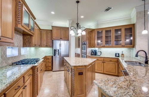 North Arlington House | Great location! Spacious executive home in Arlington