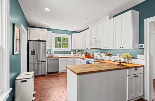 Douglas House | Group-Friendly Downtown Douglas Retreat | Hot Tub