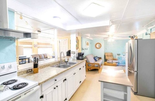 Grand Isle House | Gulf view! Beach Entry! 12 Guests, 4 Parking Spots