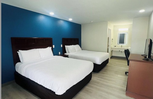 North San Antonio - SAT Hotel | Hallmark Inn & Suites Newly Renovated Rooms San Antonio Northeast