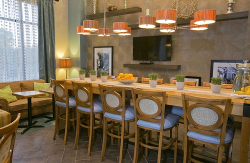 Wiggins Hotel | Hampton Inn & Suites Wiggins