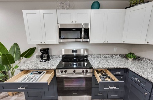 Fort Worth Apartment | Happy Large Home with 2 living area near Stockyards, AT&T