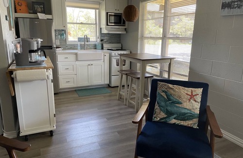 Fulton Cottage | Harbor Lights Cottage #5 “Bungalow by the Bay”