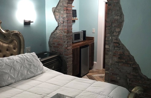French Quarter Hotel | Haunted Hotel New Orleans