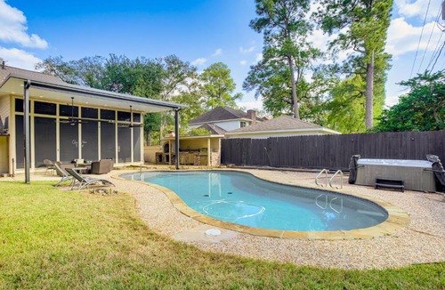 Ponderosa Forest House | Heated Pool, Hot Tub, Game Room: Houston Group Gem