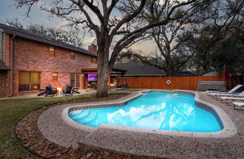 Wetmore House | Heated Pool-HotTub-Game Room-Fire Pit-Big Backyard