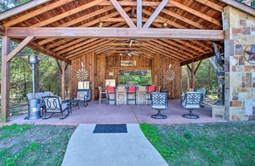 Elmo House | Heated Spa, Fire Pit! 14-Acre Terrell Ranch Escape