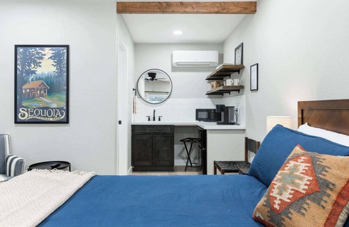 Three Rivers Hotel | Heather RM4 Sequoia Motel AC, WiFi, Pool
