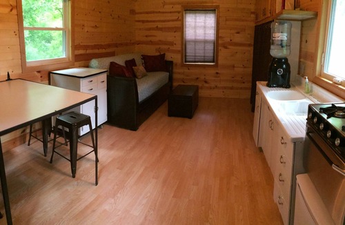 Chatfield Cabin | Heritage Hideaway- Tiny House