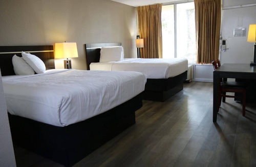 Baton Rouge Hotel | Heritage Inn & Suites by Capital O Baton Rouge I 10
