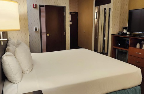 Sugar Land Hotel | Heritage Inn Suites Houston/Sugar Land, Trademark by Wyndham