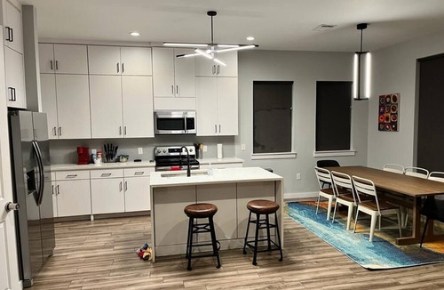 West Dallas Villa | HGTV’s House Hunters Dream: 4BR with Poker Table and Firepit