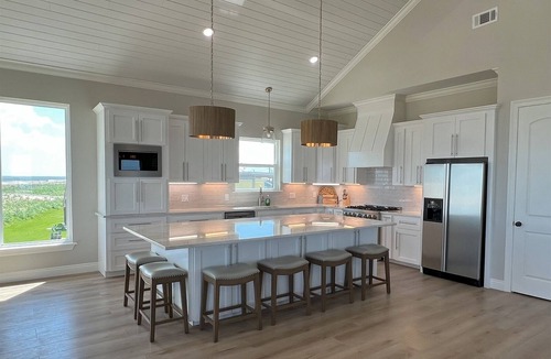 Grand Isle House | High Tides - Beachfront - Island Realty
