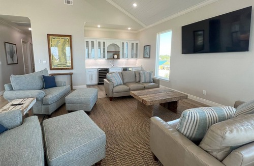 Grand Isle House | High Tides - Beachfront - Island Realty