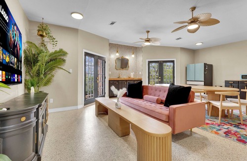 Joshua House | Highest House in All of Fort Worth - Luxury Family Getaway with Stunning Views