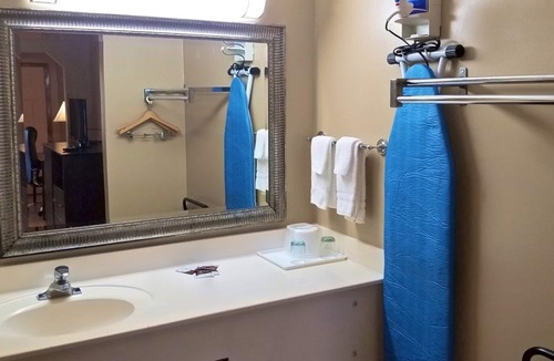 Denham Springs Hotel | Highland Inn Denham Springs - Baton Rouge East