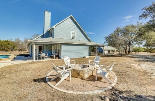 Henly House | Hill Country Escape: Family Home w/Outdoor Oasis