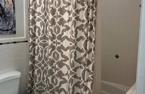 Austin Apartment | Hill country Studio, easy access to Downtown and Airport