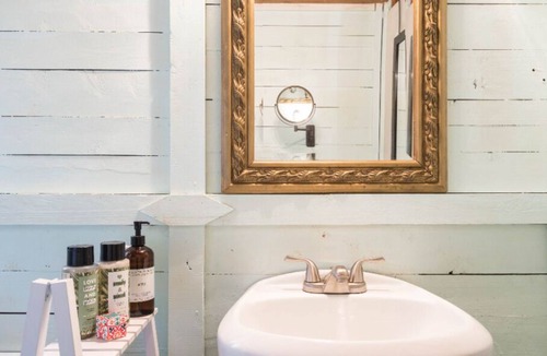 Dripping Springs Cabin | Hillcountry Getaway: Tucked Away but Still Close to ATX/SXSW