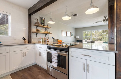 Oatmeal House | Hillside Paradise near Hidden Falls! Clean 3/1.5, Expansive views