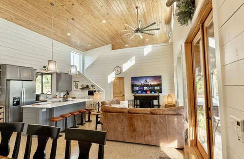 Dripping Springs House | Hilltop Haven, a spacious retreat at Wanderin’ Star Farms