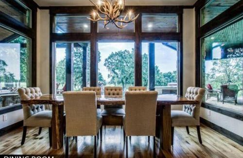 Valley View House | Hilltop Ranch House - Holiday & Family Destination