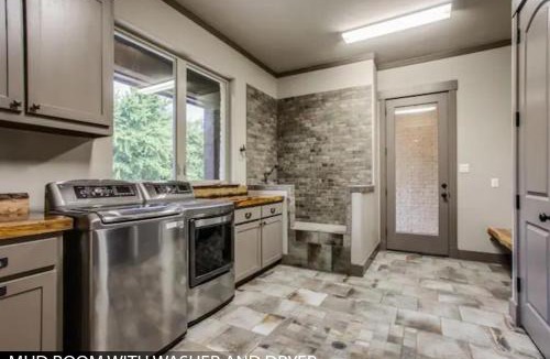 Valley View House | Hilltop Ranch House - Holiday & Family Destination