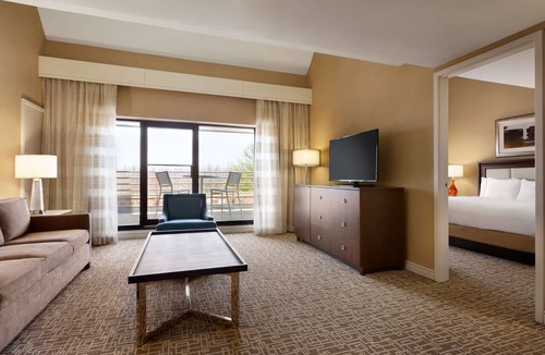 Dedham Hotel | Hilton Boston/Dedham