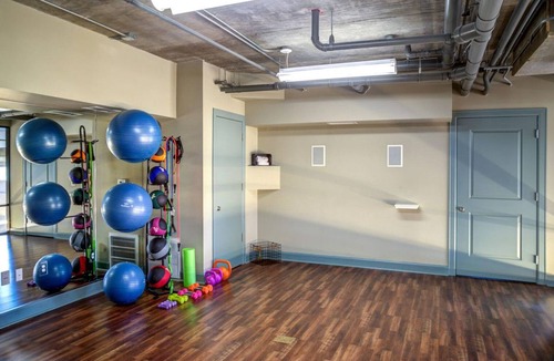 Barton Heights Apartment | Hip Barton Springs 1BR w/ Gym, Pool & W/D, nr Zilker, by Blueground