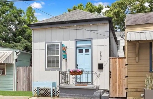Black Pearl House | Historic Charm | Cafes/Bars | Walk to St. Charles