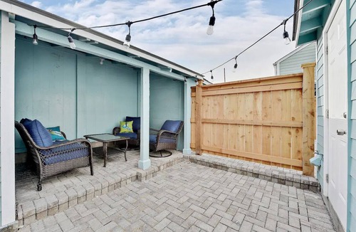 Lower Garden District Cottage | Historic New Orleans Cottage