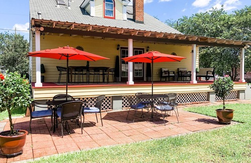 Arabi House | Historic New Orleans Gem - 4 Miles from French Quarter -Sleeps 10