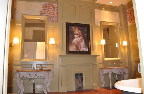 Central Business District Condo | Historic New Orleans Condo With Fantastic Location!